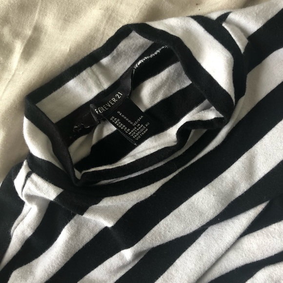 forever 21 cropped long sleeve - Picture 2 of 3